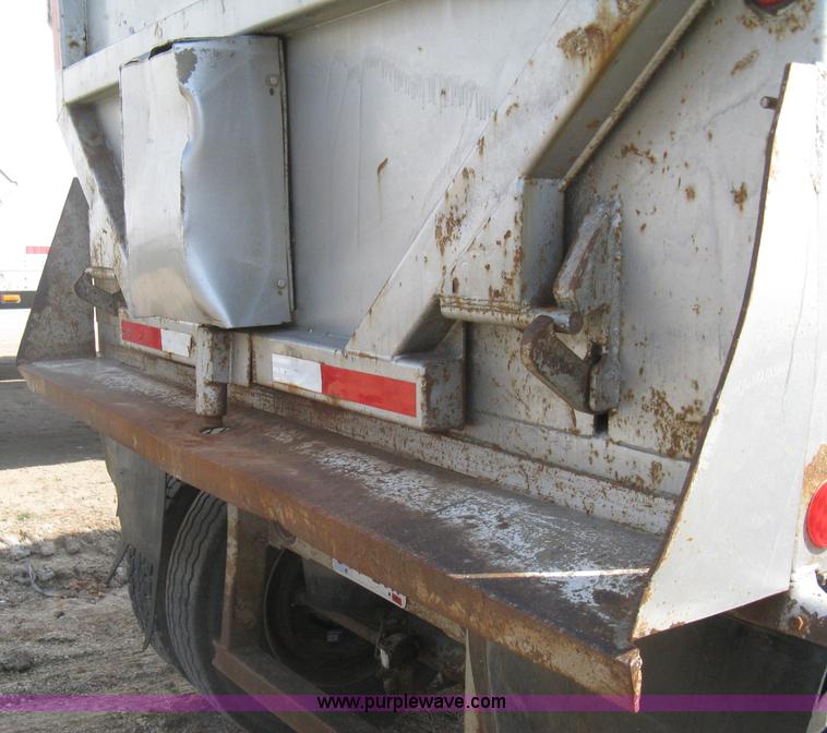 image for item I5549 1995 Clement barrel dump trailer