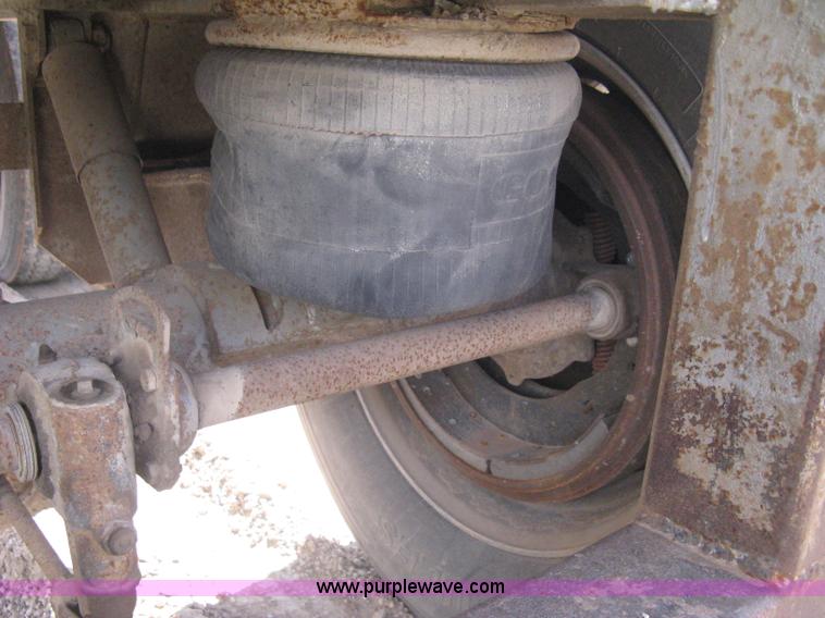image for item I5549 1995 Clement barrel dump trailer