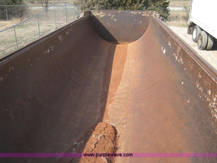 image for item I5549 1995 Clement barrel dump trailer