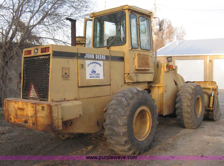image for item I5550 1993 John Deere 644E loader