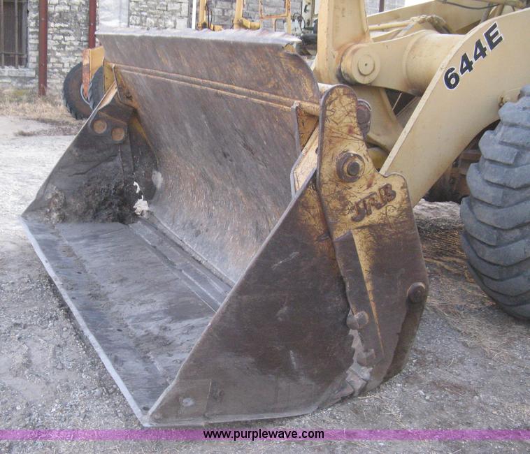 image for item I5550 1993 John Deere 644E loader