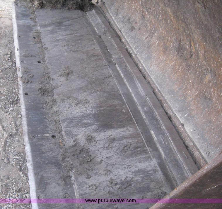 image for item I5550 1993 John Deere 644E loader