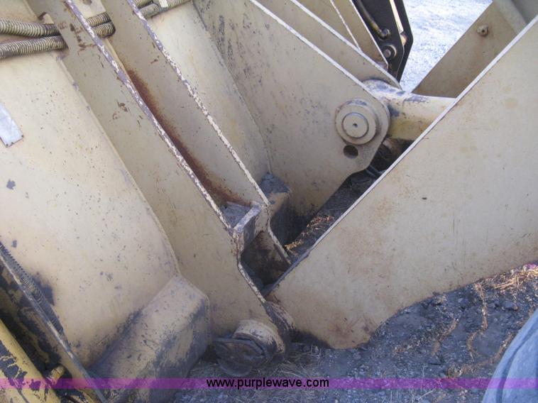 image for item I5550 1993 John Deere 644E loader
