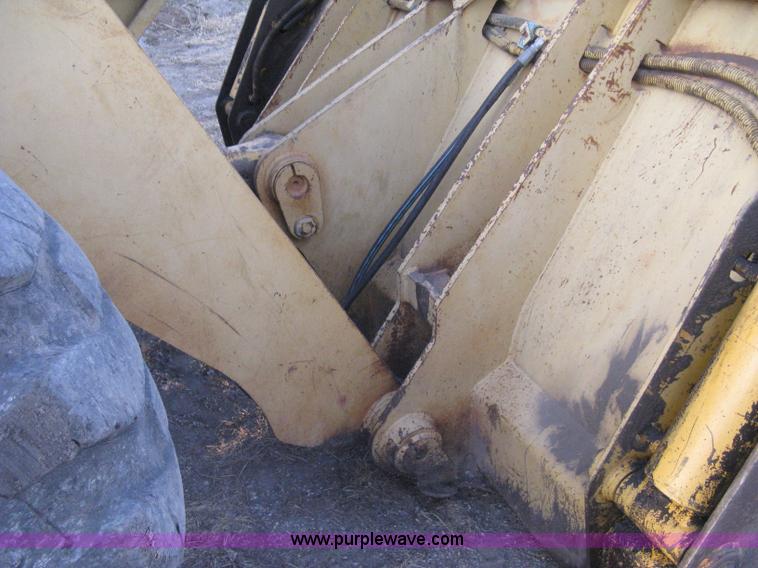image for item I5550 1993 John Deere 644E loader