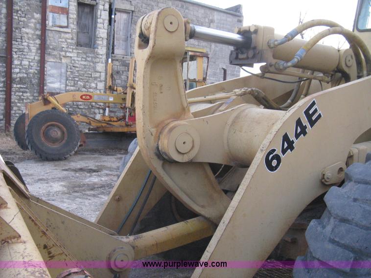 image for item I5550 1993 John Deere 644E loader