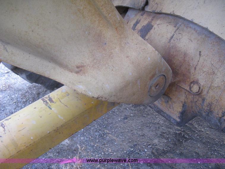 image for item I5550 1993 John Deere 644E loader