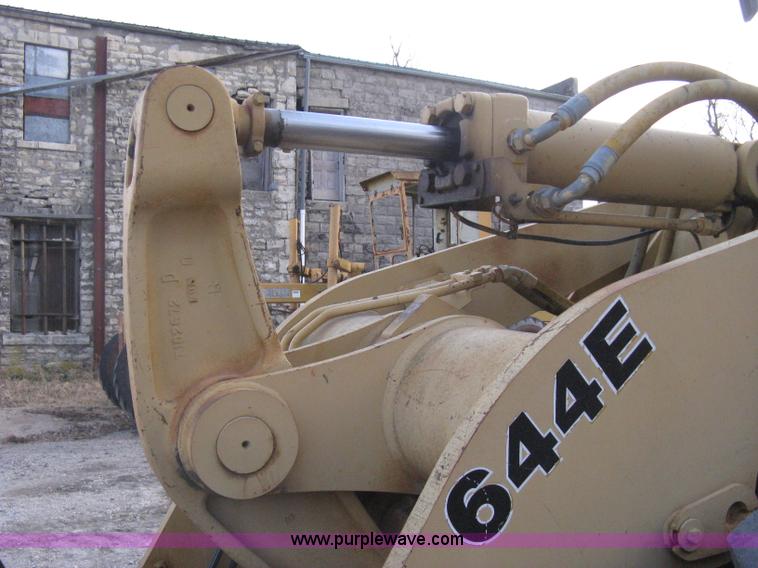 image for item I5550 1993 John Deere 644E loader