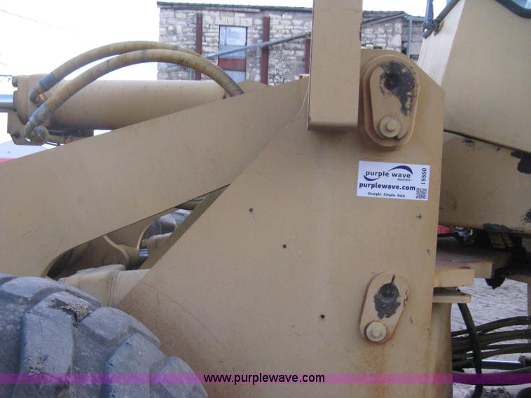 image for item I5550 1993 John Deere 644E loader