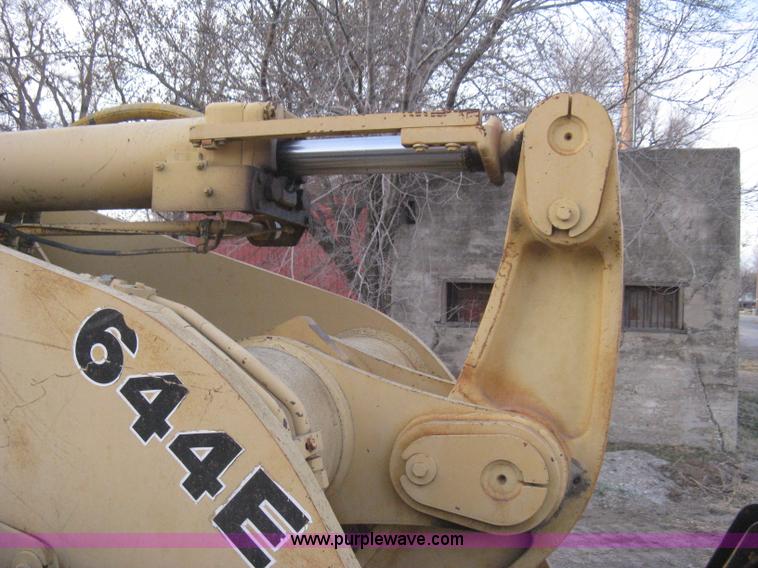 image for item I5550 1993 John Deere 644E loader