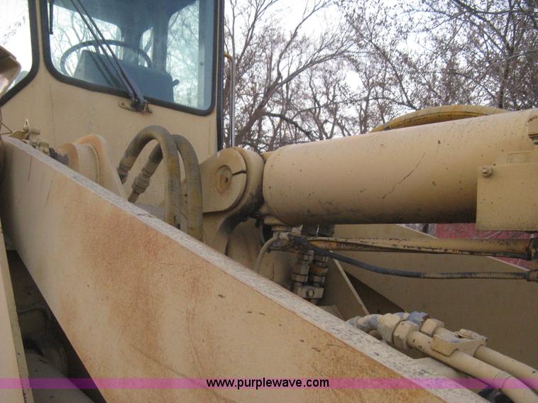 image for item I5550 1993 John Deere 644E loader