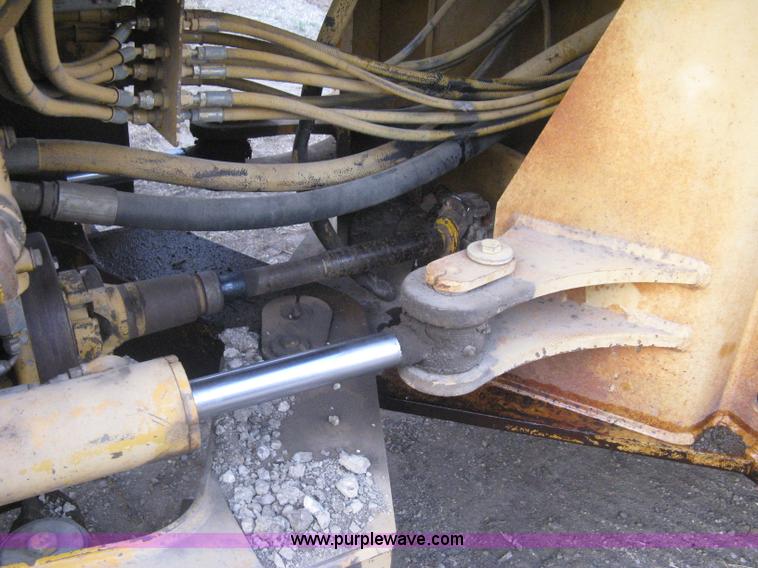 image for item I5550 1993 John Deere 644E loader