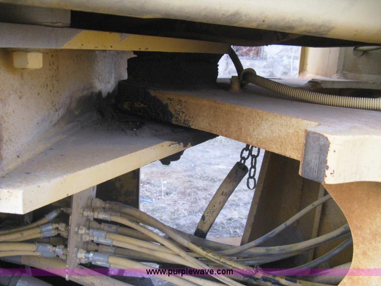 image for item I5550 1993 John Deere 644E loader