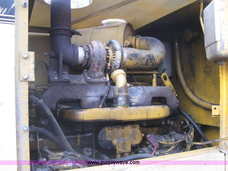 image for item I5550 1993 John Deere 644E loader