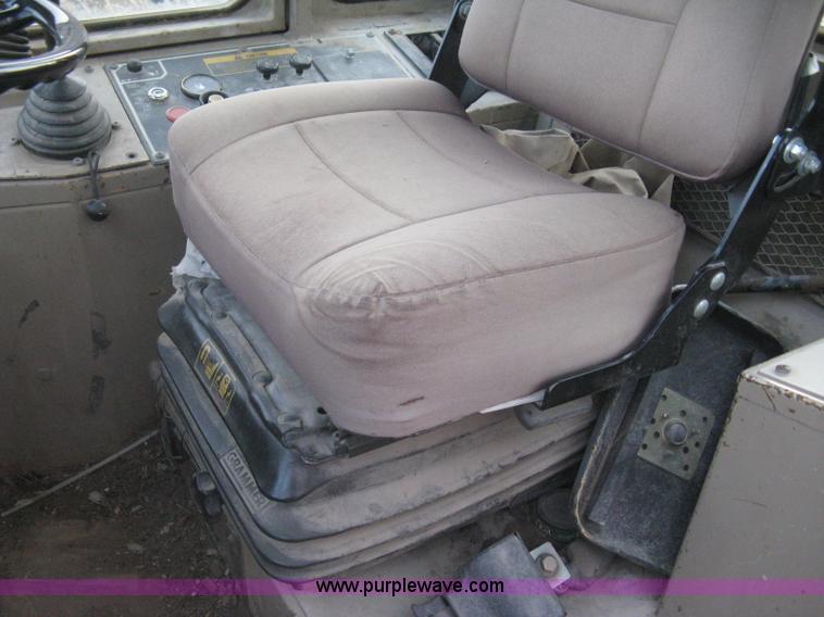 image for item I5550 1993 John Deere 644E loader