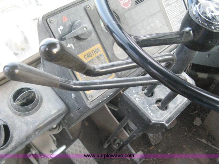 image for item I5550 1993 John Deere 644E loader