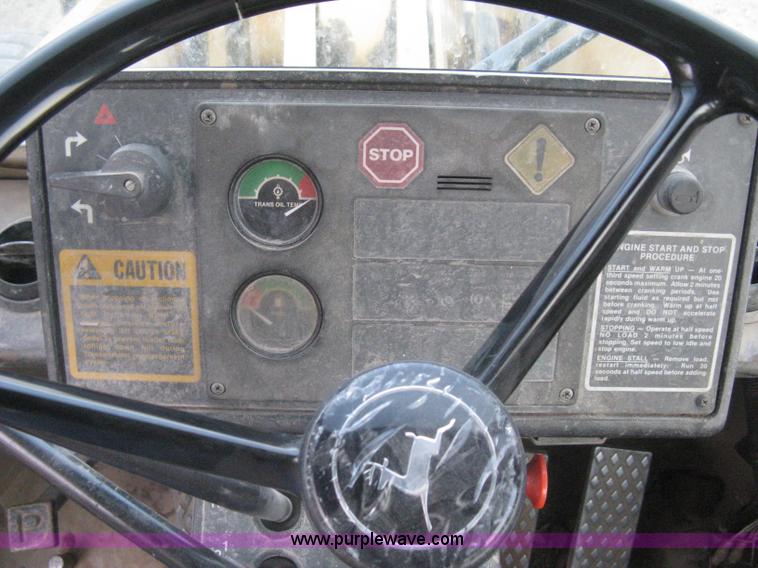 image for item I5550 1993 John Deere 644E loader