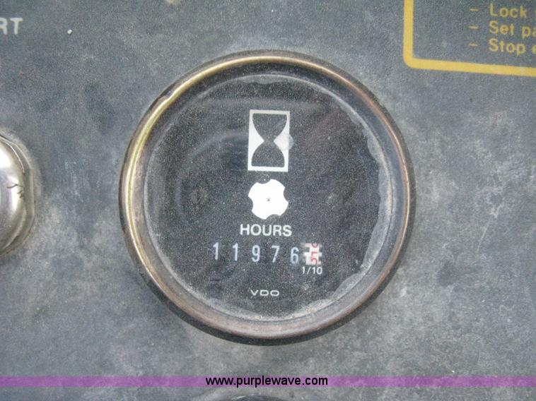 image for item I5550 1993 John Deere 644E loader