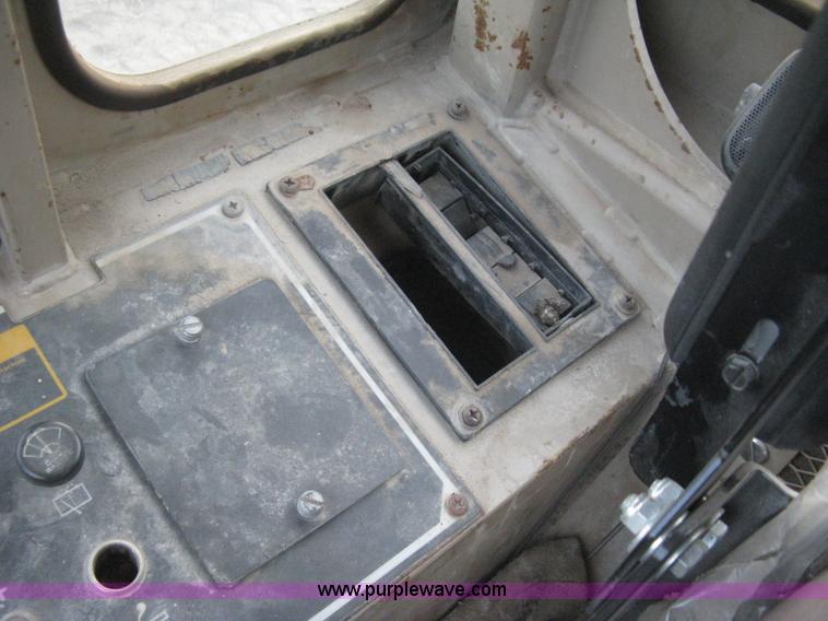 image for item I5550 1993 John Deere 644E loader