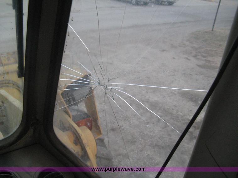 image for item I5550 1993 John Deere 644E loader