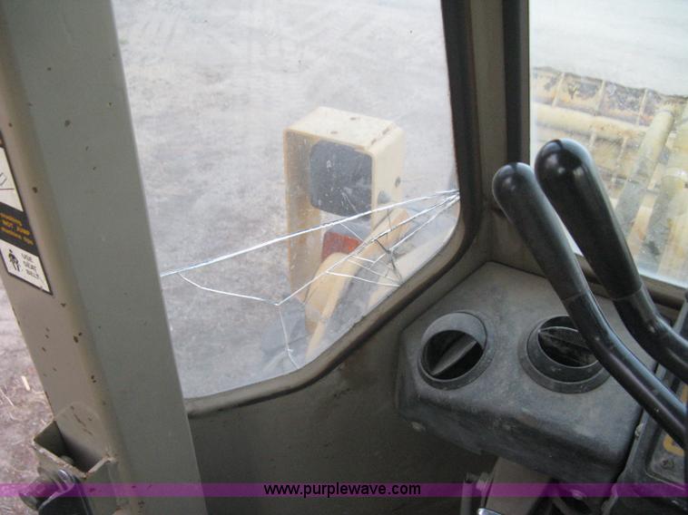 image for item I5550 1993 John Deere 644E loader