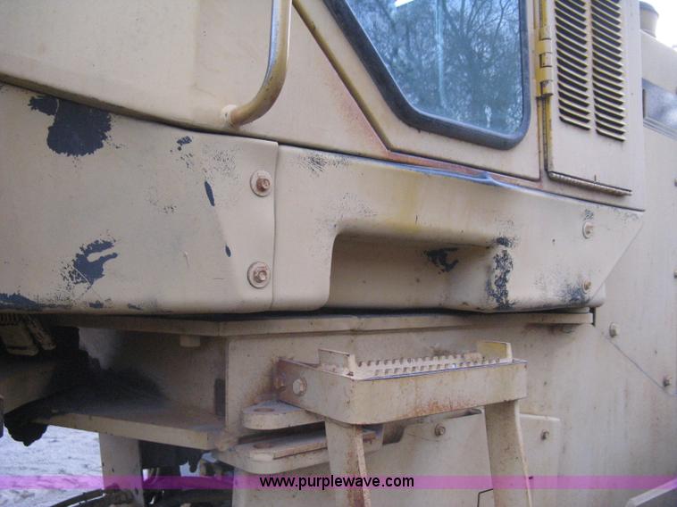 image for item I5550 1993 John Deere 644E loader