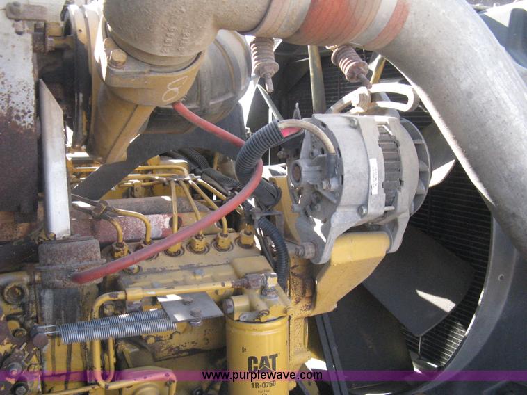 image for item I5551 1997 Volvo WGM25 flatbed truck