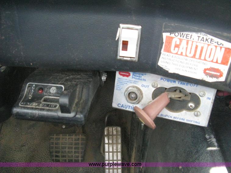 image for item I5551 1997 Volvo WGM25 flatbed truck