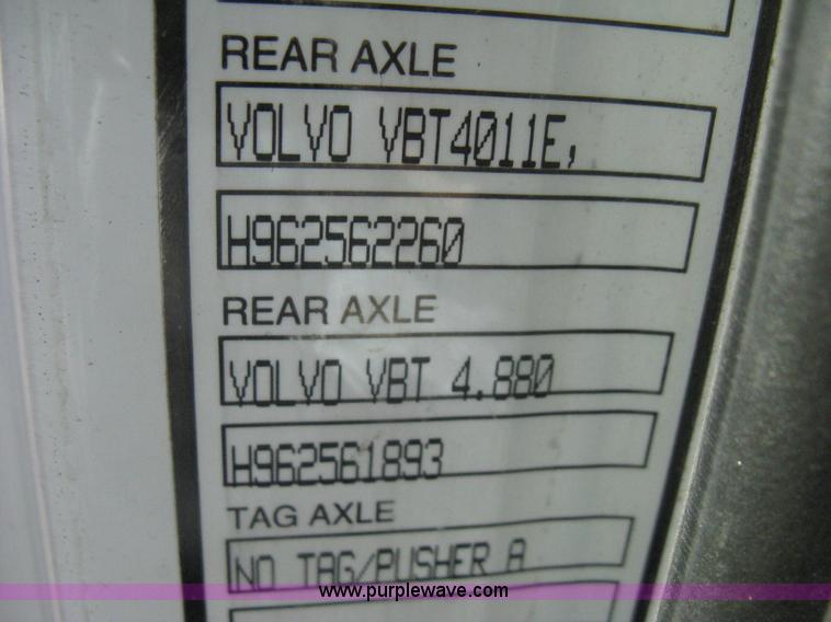 image for item I5551 1997 Volvo WGM25 flatbed truck