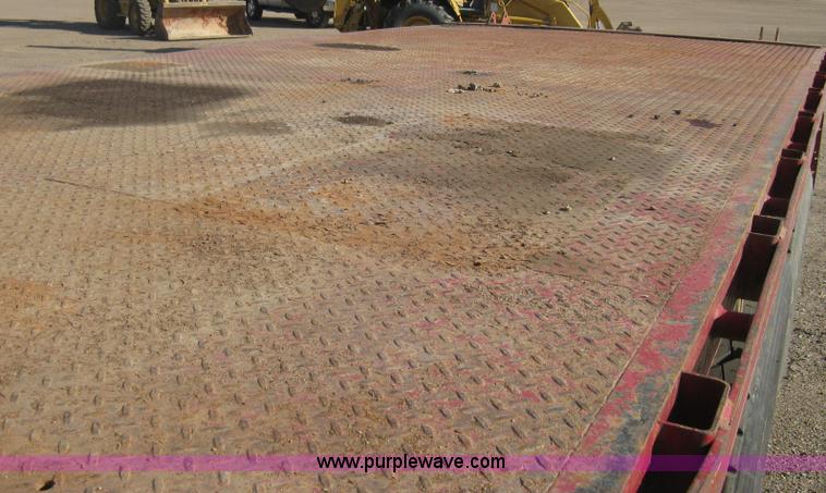 image for item I5551 1997 Volvo WGM25 flatbed truck