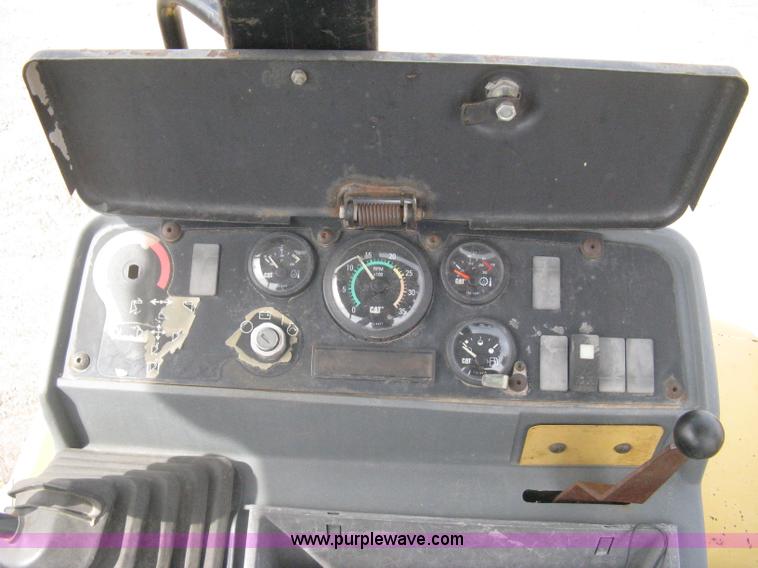 image for item I5554 1998 Caterpillar 416C backhoe