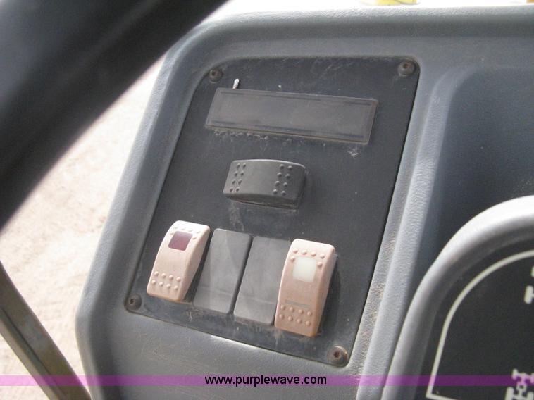 image for item I5554 1998 Caterpillar 416C backhoe