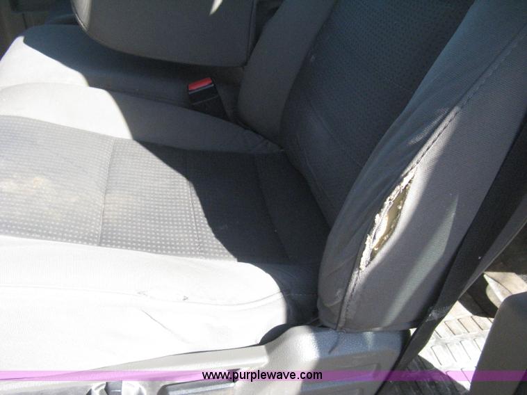 image for item I5555 2009 Ford F350 Super Duty XL Crew Cab flatbed truck