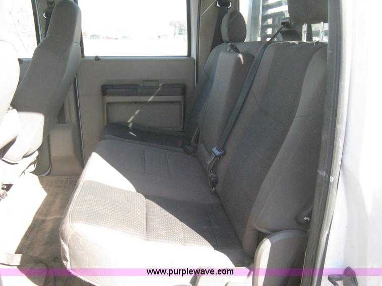 image for item I5555 2009 Ford F350 Super Duty XL Crew Cab flatbed truck