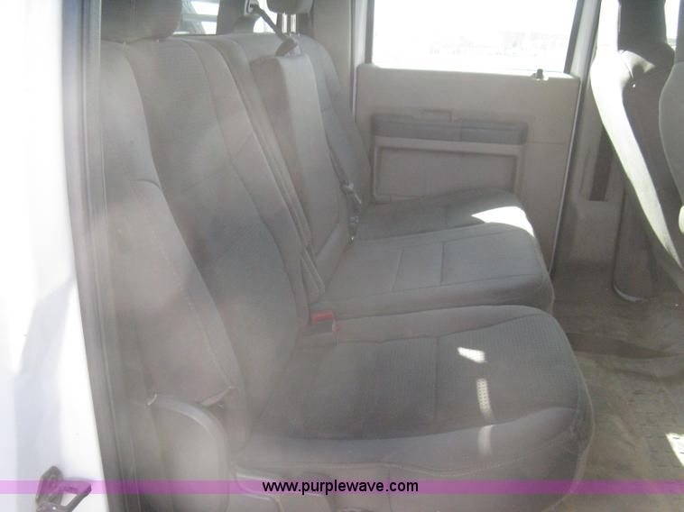 image for item I5555 2009 Ford F350 Super Duty XL Crew Cab flatbed truck