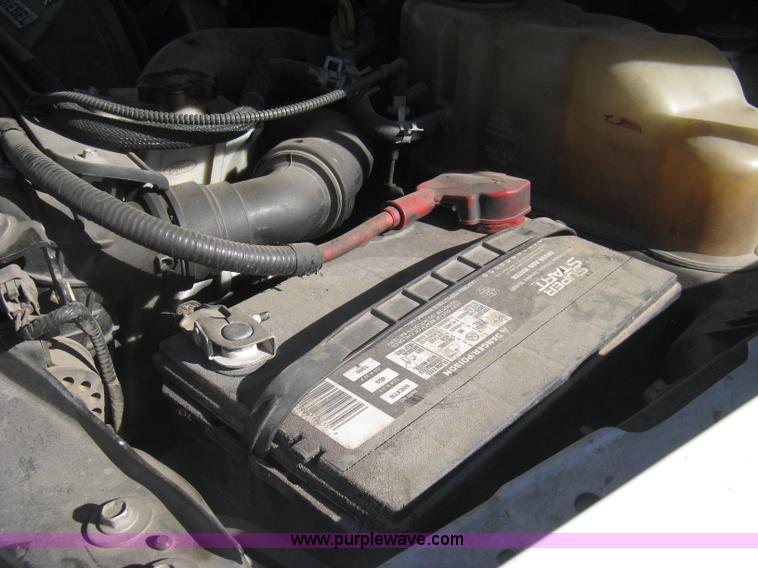 image for item I5555 2009 Ford F350 Super Duty XL Crew Cab flatbed truck