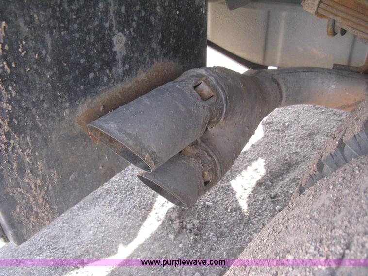 image for item I5555 2009 Ford F350 Super Duty XL Crew Cab flatbed truck