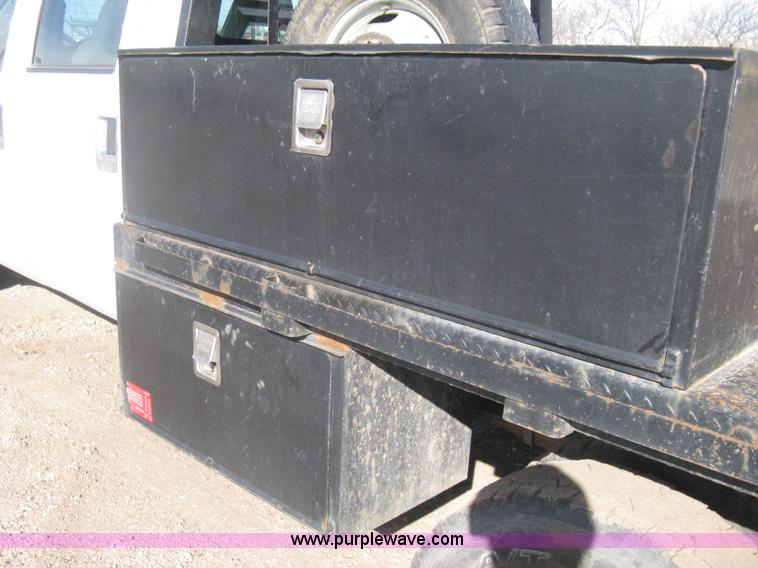 image for item I5555 2009 Ford F350 Super Duty XL Crew Cab flatbed truck