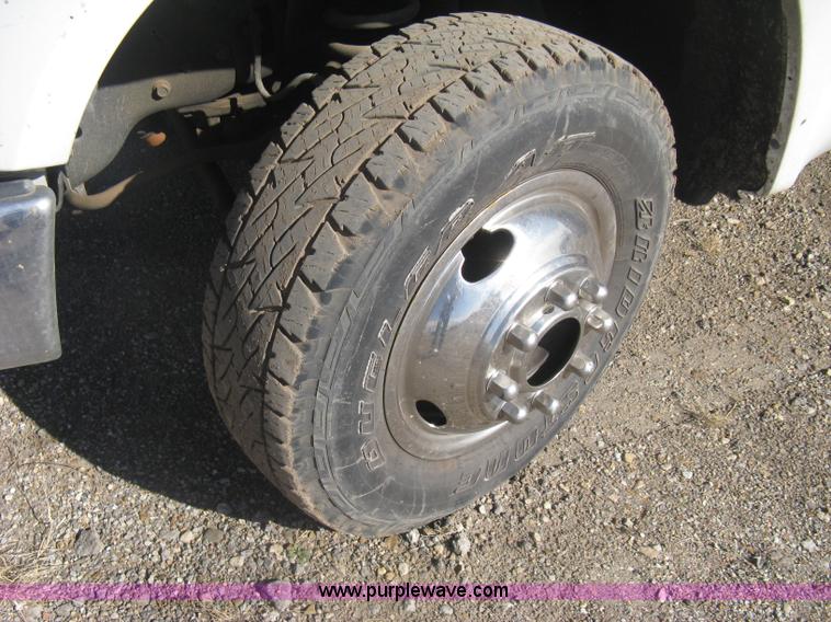 image for item I5555 2009 Ford F350 Super Duty XL Crew Cab flatbed truck