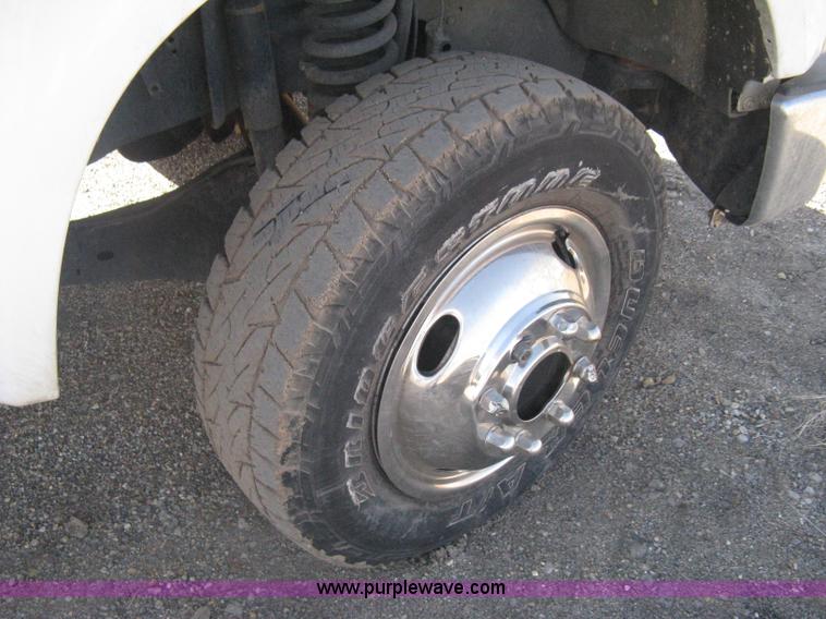 image for item I5555 2009 Ford F350 Super Duty XL Crew Cab flatbed truck