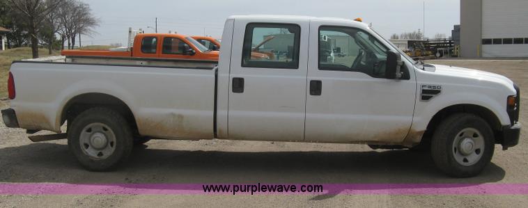 image for item I5556 2008 Ford F350 Super Duty XL Crew Cab pickup truck
