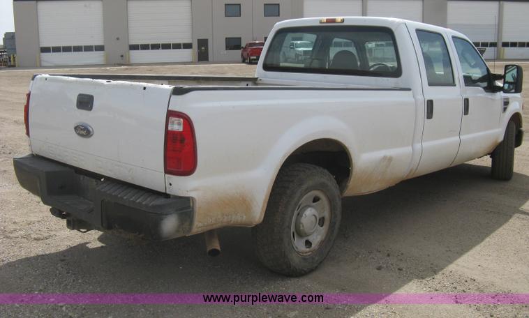 image for item I5556 2008 Ford F350 Super Duty XL Crew Cab pickup truck