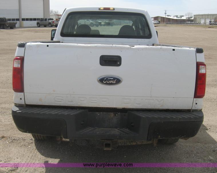 image for item I5556 2008 Ford F350 Super Duty XL Crew Cab pickup truck