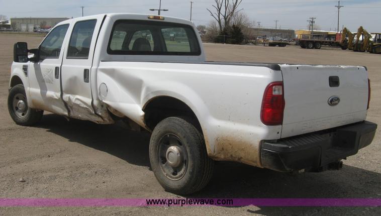image for item I5556 2008 Ford F350 Super Duty XL Crew Cab pickup truck