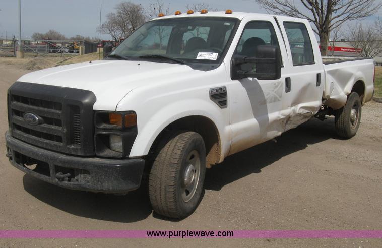 image for item I5556 2008 Ford F350 Super Duty XL Crew Cab pickup truck