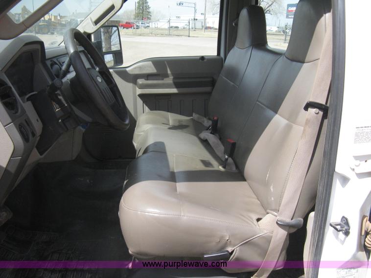 image for item I5556 2008 Ford F350 Super Duty XL Crew Cab pickup truck