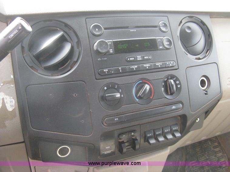 image for item I5556 2008 Ford F350 Super Duty XL Crew Cab pickup truck