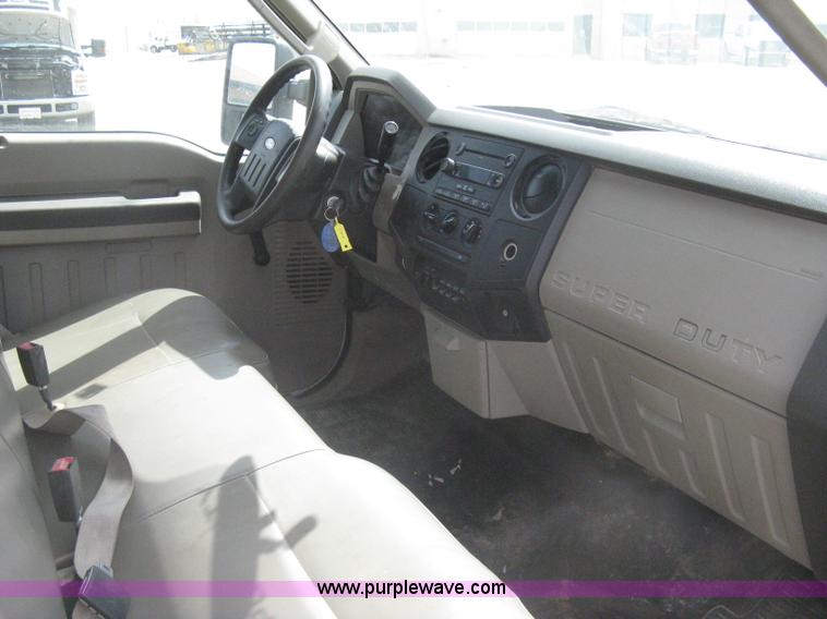 image for item I5556 2008 Ford F350 Super Duty XL Crew Cab pickup truck