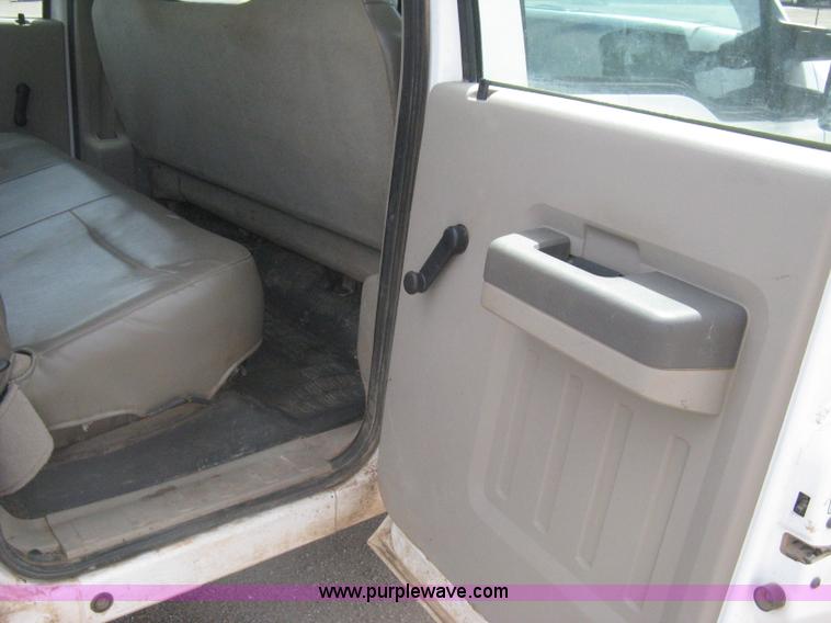 image for item I5556 2008 Ford F350 Super Duty XL Crew Cab pickup truck