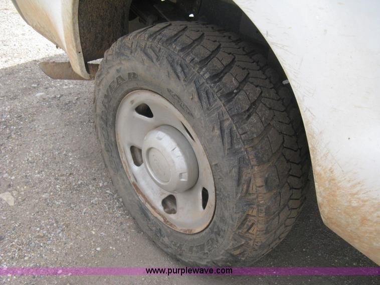 image for item I5556 2008 Ford F350 Super Duty XL Crew Cab pickup truck