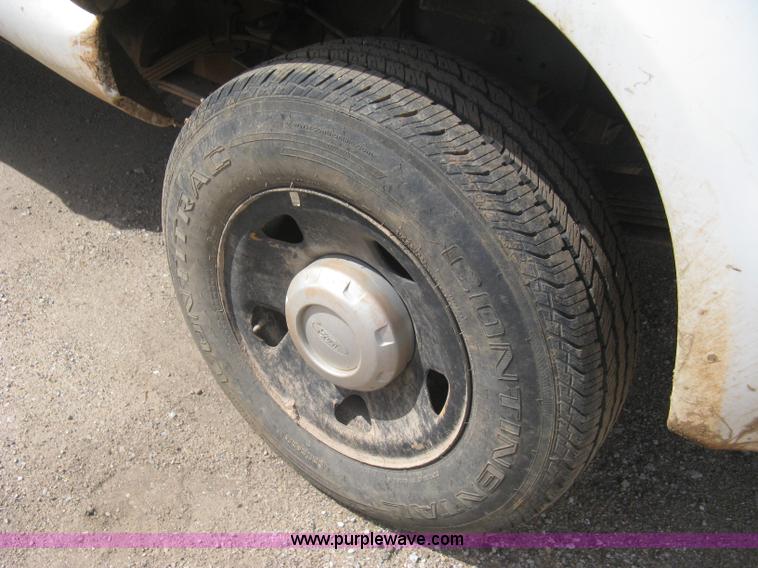 image for item I5556 2008 Ford F350 Super Duty XL Crew Cab pickup truck